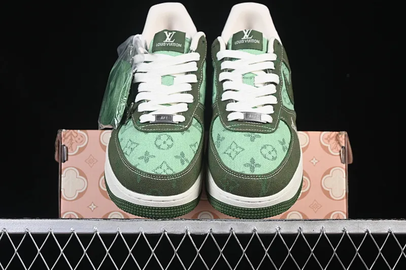 All categories Nk Air Force 1 Air Force series Nk Air Force 1 Low Air Force low top Nike Air Force 1'07 Low joint light green dark green Air Force 1 low top casual sneakers YF9511-822